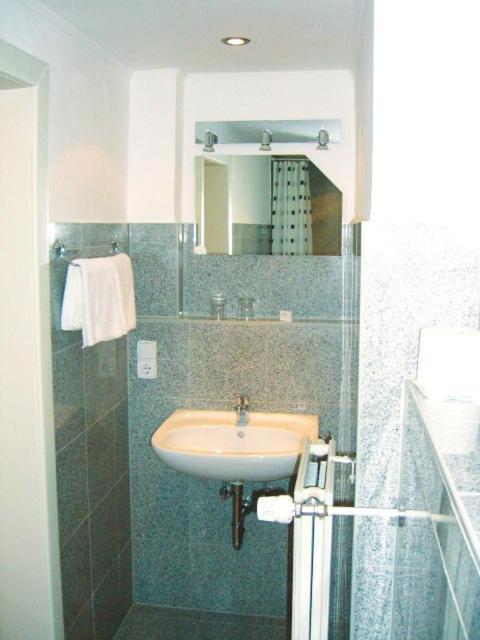 Hotel Deutsches Haus Northeim Room photo